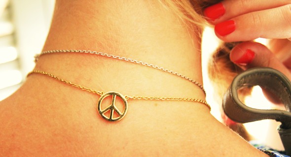 collier peace and love agatha or